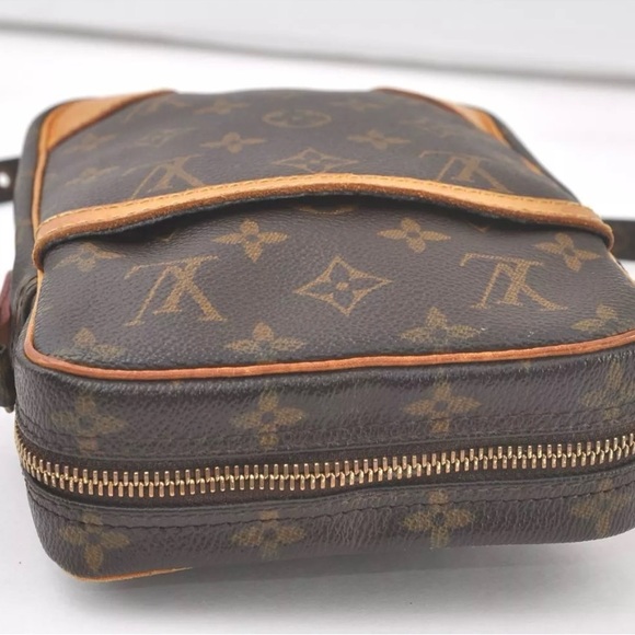Authentic Louis Vuitton crossbody bag - Picture 3 of 16